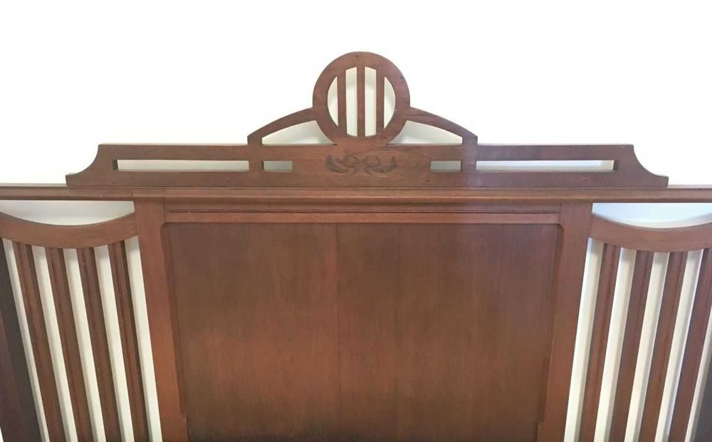 Cama antiga estilo Arte Deco