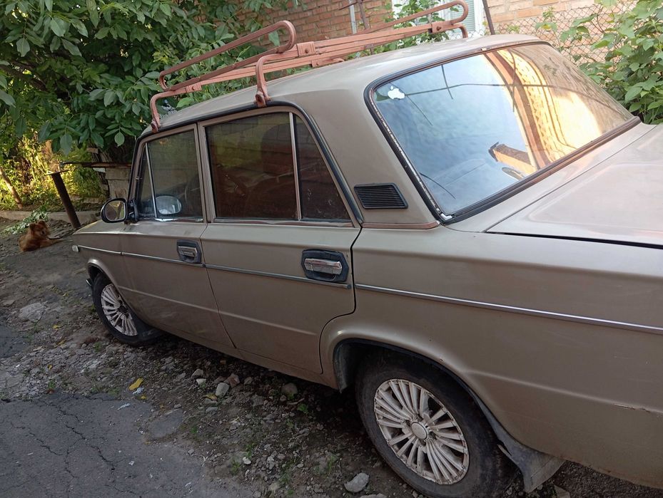 Автомобіль жигулі