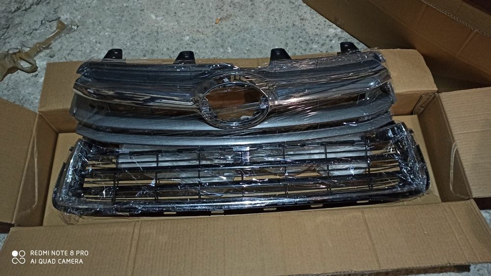 Toyota Highlander решетка радиатора