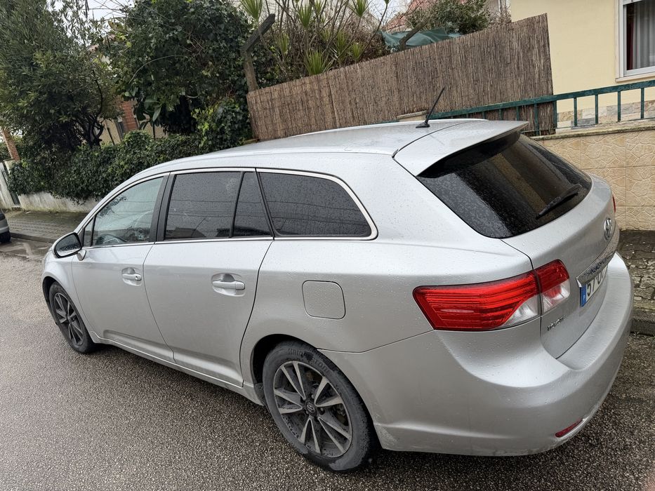 Carro Toyota Avensis