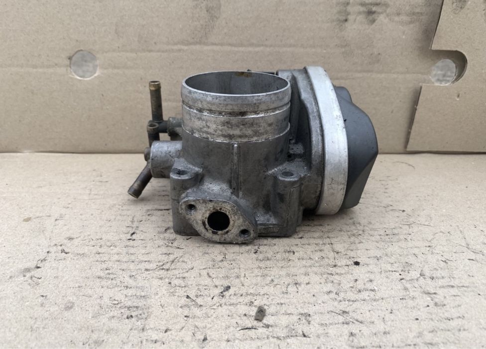 Дросельна Заслонка VW Audi Skoda 06А133062АВ BSE BGU 1.6 BFQ Tour Golf