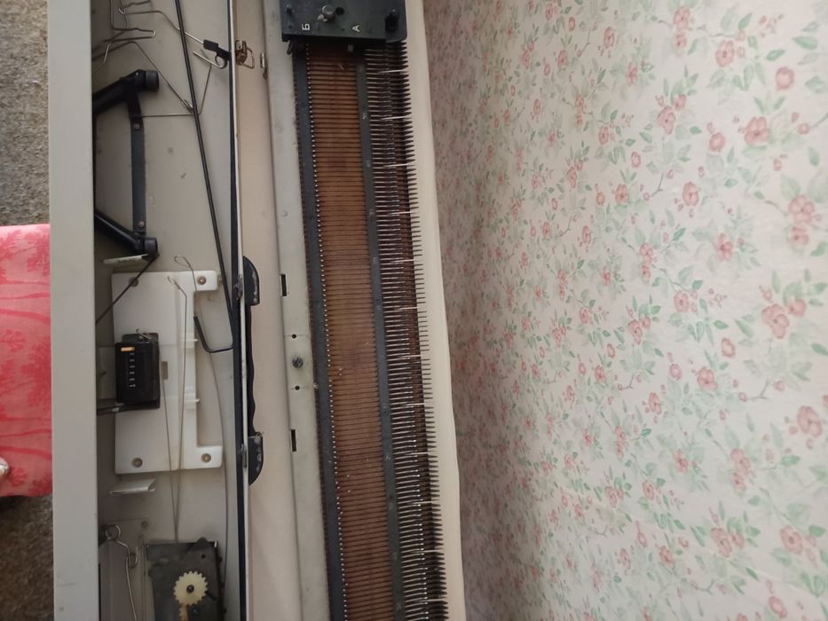 Машинка вязальная