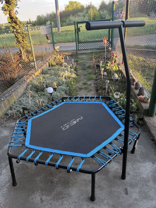 Trampolina z rączką