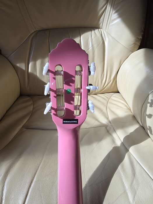Guitarra Eko 3/4 Rosa completamente nova