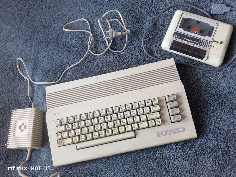 Commodore C64 komputer PRL