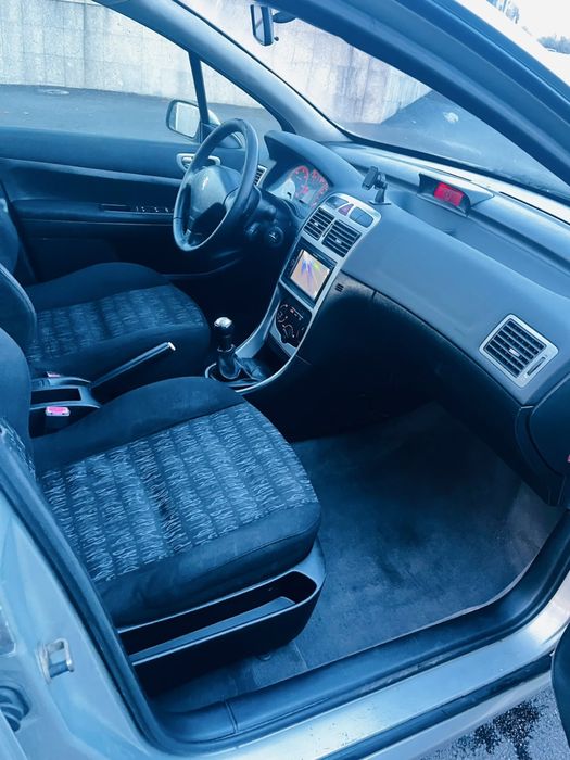 Peugeot 307 sw 2004 1.4 diesel - economica - com ar condicionado e multimedia