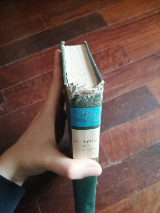 Livro "Mulheres de Branco"