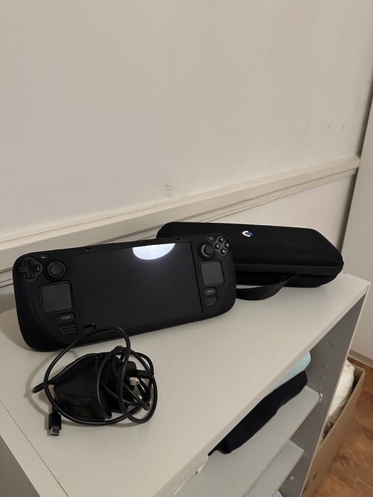 Steam Deck LCD 256gb. Acompanha bag, case protetora + pelicula