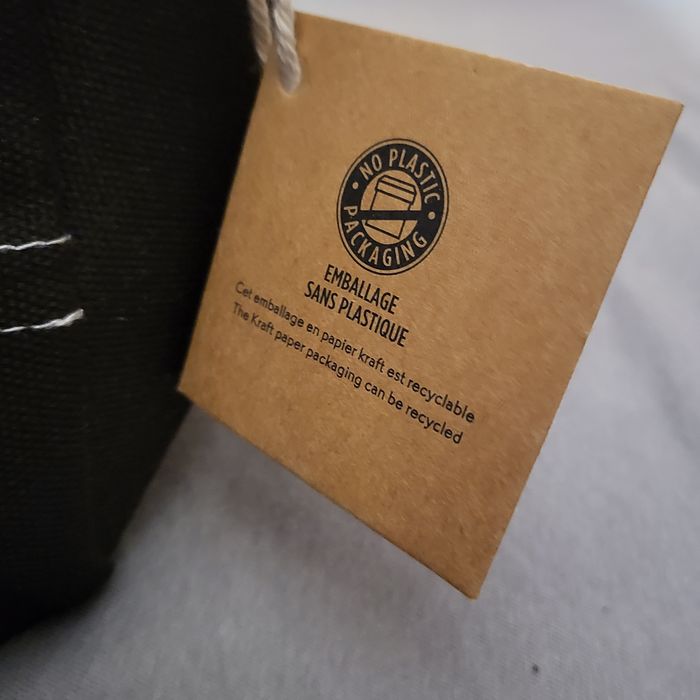 Kosmetyczka, saszetki. Pakowna lekka i elegancka. Nowa