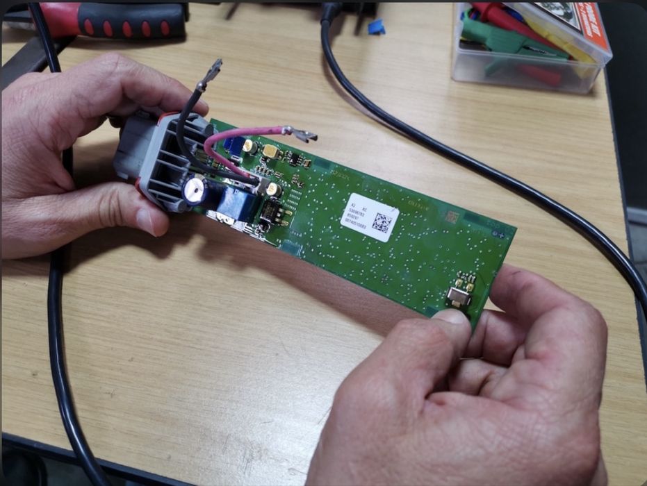Ремонт Блок Ручніка EMF BMW x5 e70, x6 e71