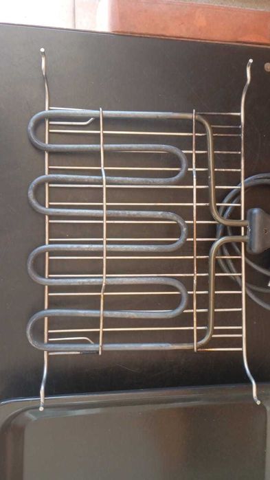 Grelhador elétrico Junex com grelha