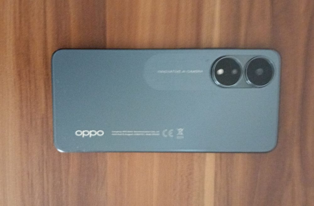 Vendo OPPO A 78 em excelente estado