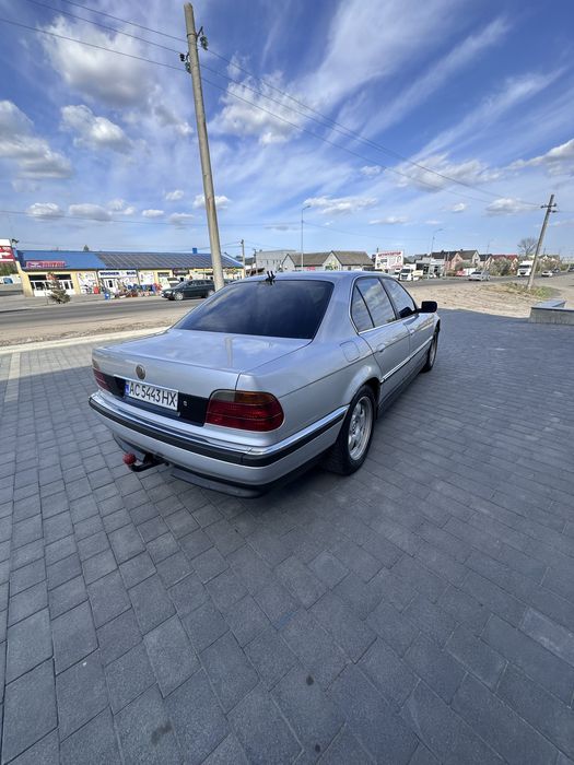 Bmw e38 бмв е38 3.0