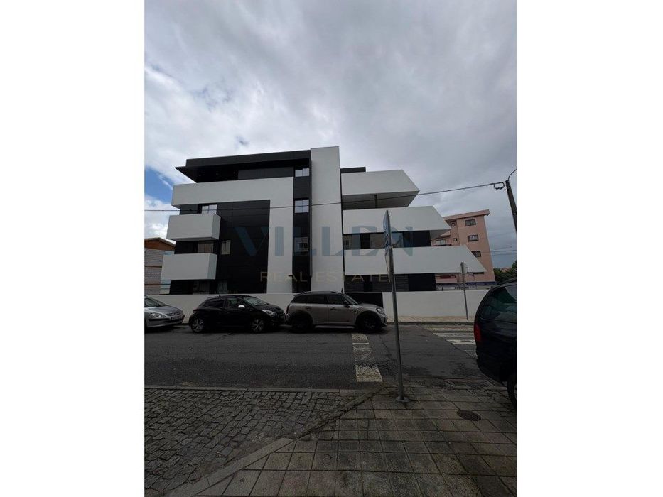Apartamento T2 | Edifício Bismark