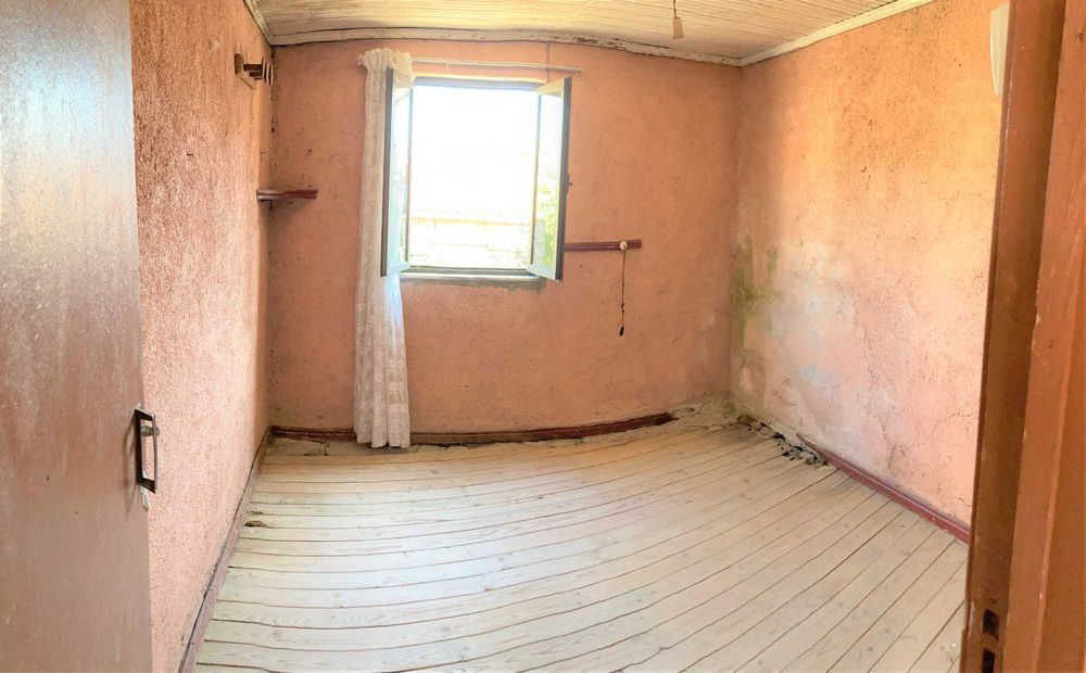 Moradias/Casas de Pedra Granito - Aldeia da N2 - Telões - V. P. Aguiar