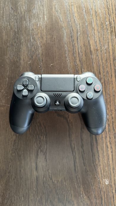 PlayStation 4 Slim 500 GB – jak nowa + 2 pady + 5 gier