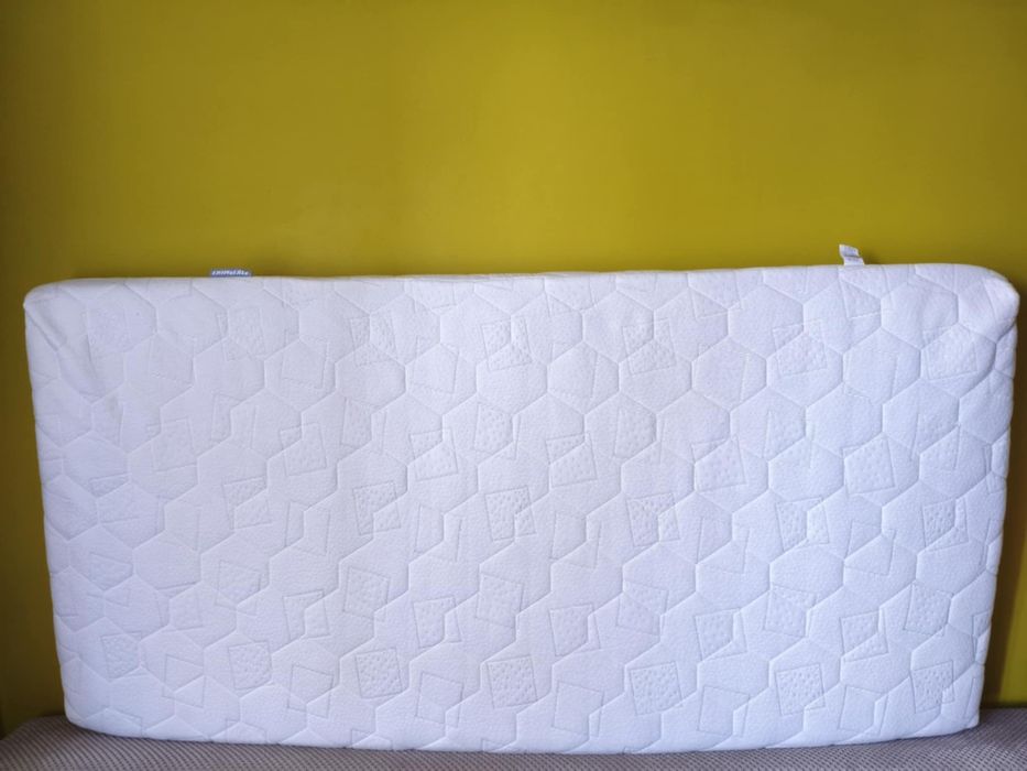 Łóżeczko łóżko dziecięce stelaż drewniane 140 x 70 materac