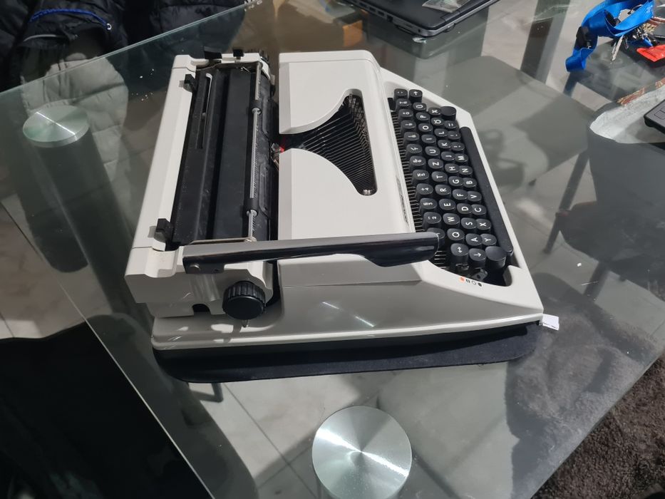 Maquina de escrever antiga  privileg 340