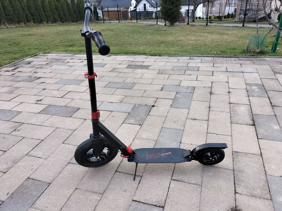 Hulajnoga NILS HC300 – duże pompowane koła, jak nowa!