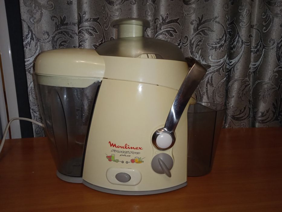 Соковыжималка Moulinex Frutti Pro Plus 600W