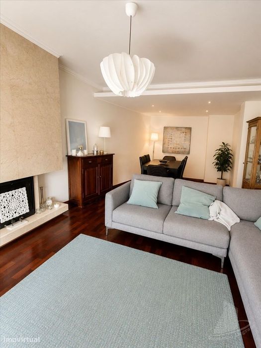 Apartamento T4 em Gualtar, Braga | Varanda Ampla e Garagem para 2 Viat