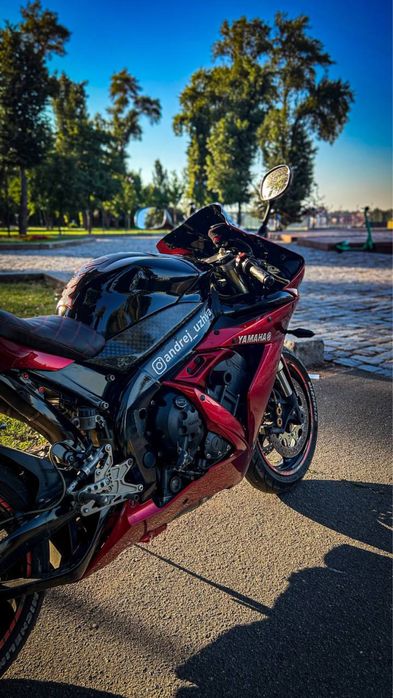 Yamaha R1 2004 года