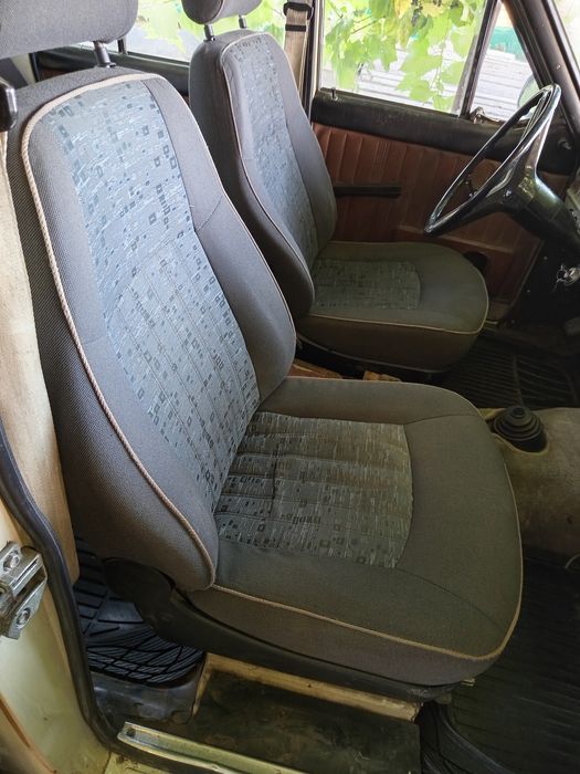 Сидения газ 31105