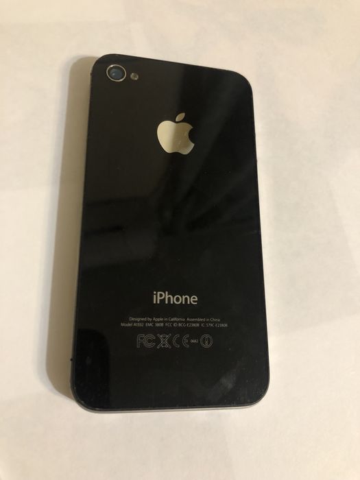 Продам iphone 4 8gb.