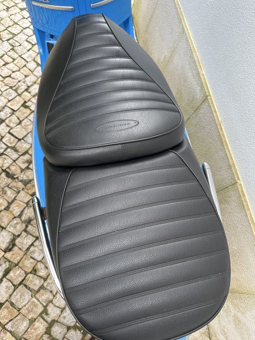 Moto semi nova cheirando a novo