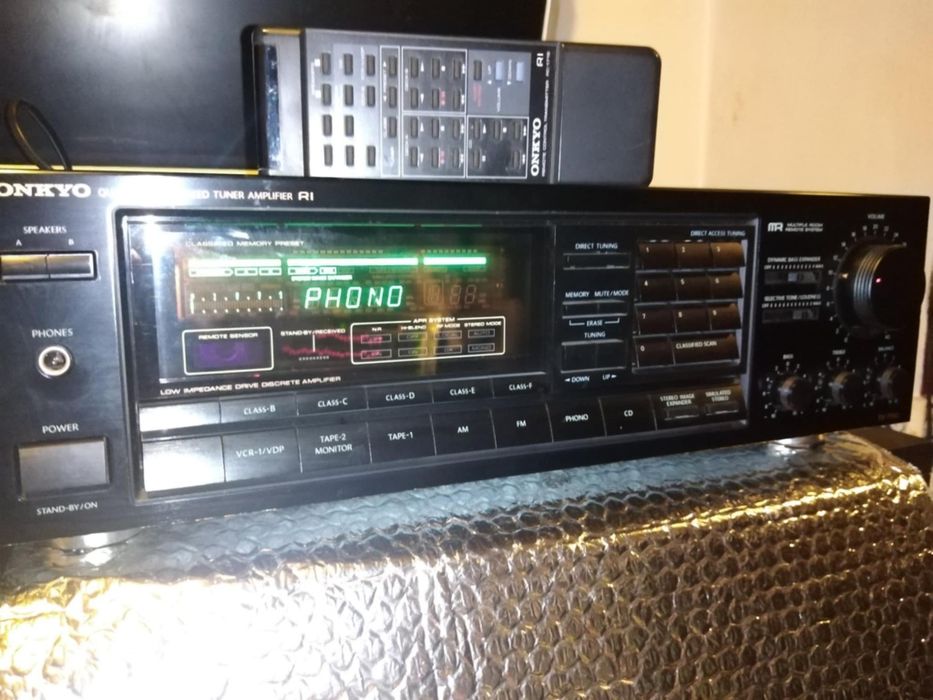 Amplificador Onkyo com comando Mod: 7740 RI