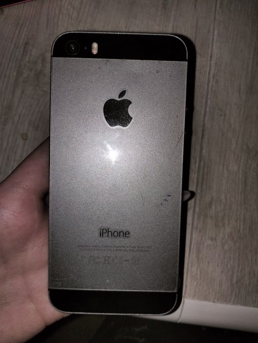 Айфон 5s/32 gigabyte
