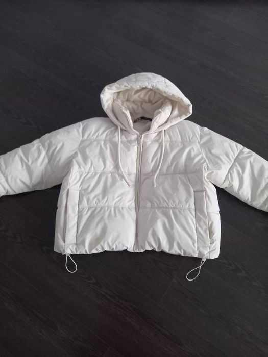 Куртка молочного цвета ZARA .Оригинал!
