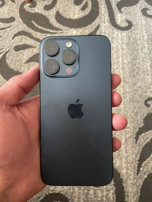 Продам 15 про макс