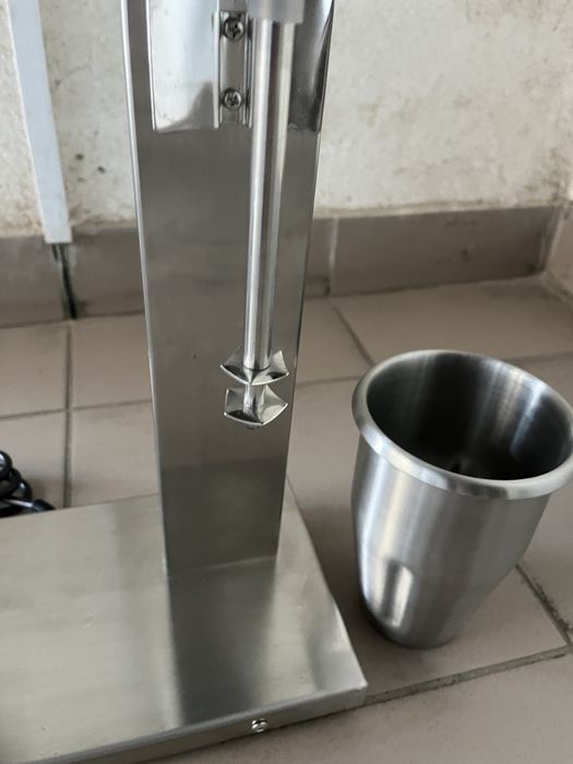 Міксер для молочних коктейлів професійний Frosty