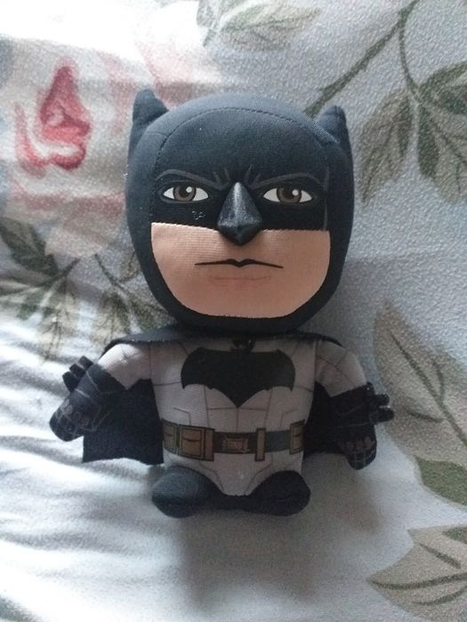 Продам іграшку Batman.