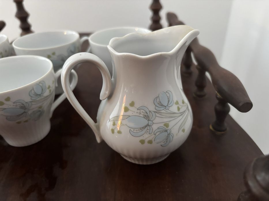 Чайний сервіз з квітковим декором, білий фарфор, б/в