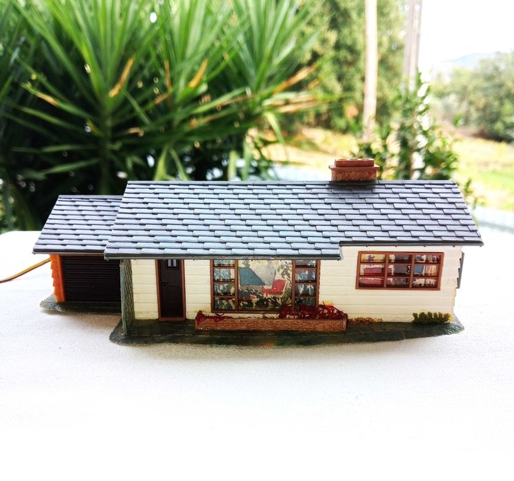 FALLER B-263, Casa de rancho com garagem e ILUMINAÇÃO