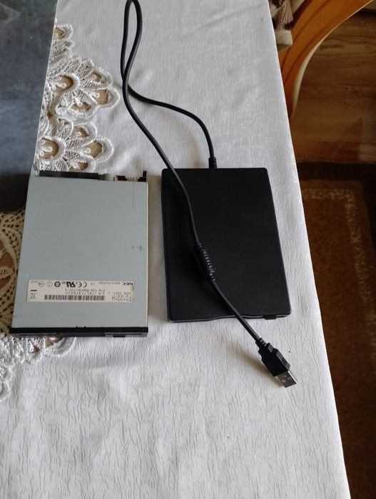 Stacja dyskietek 2×do kaybordu Yamaha Korg Roland + przenośna stacja dyskietek USB.