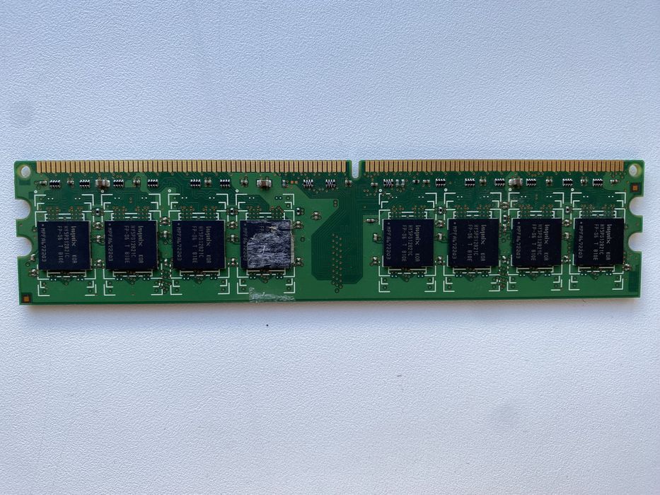 Оперативна пам’ять DDR2 1 GB. Ціна за дві планки — 80 грн