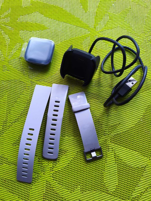 Zegarek Fitbit Versa 2 / kolor szary