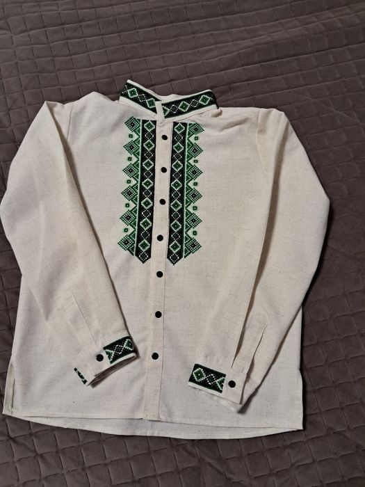 Вишивка чеським бісером та хрестиком