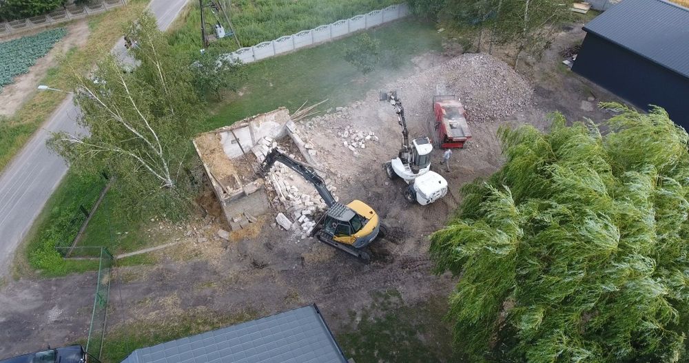 Usługa kruszarką, kruszarka, koparka ładowarka walec kostka brukowa