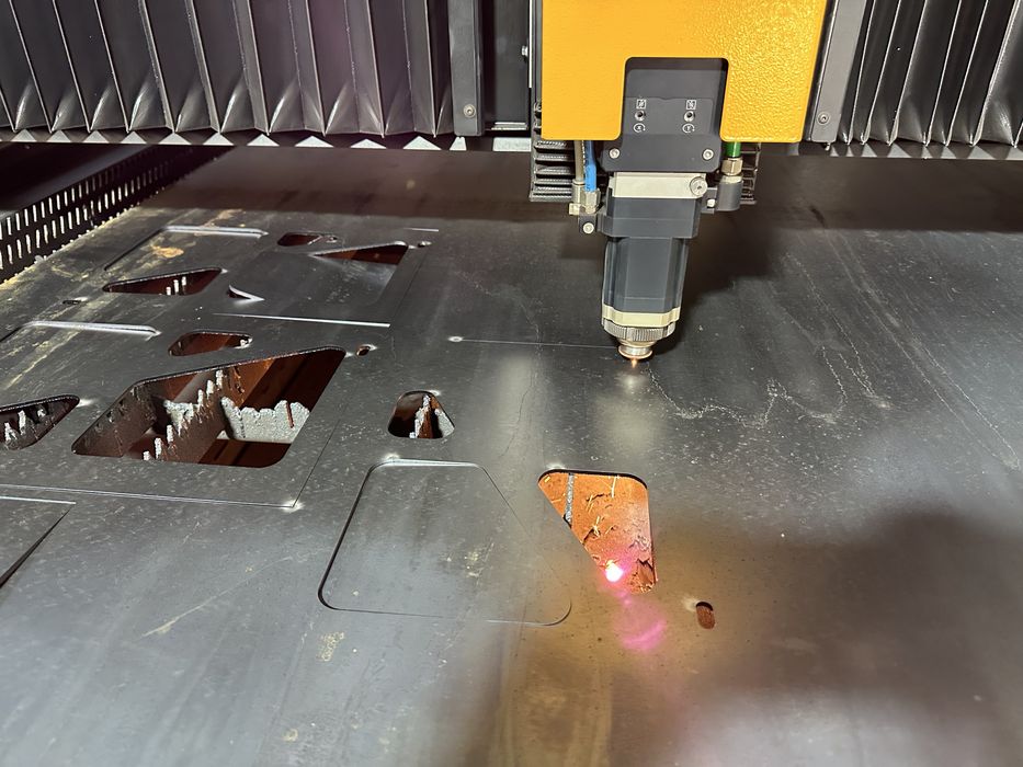 Лазерна різка, різка лазером, лазер