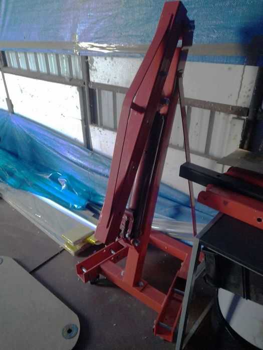 Solidny żuraw podnośnik samochodowy 2T