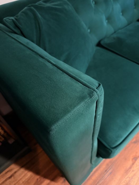 Sofa typu Chesterfield pikowana welur butelkowa zieleń