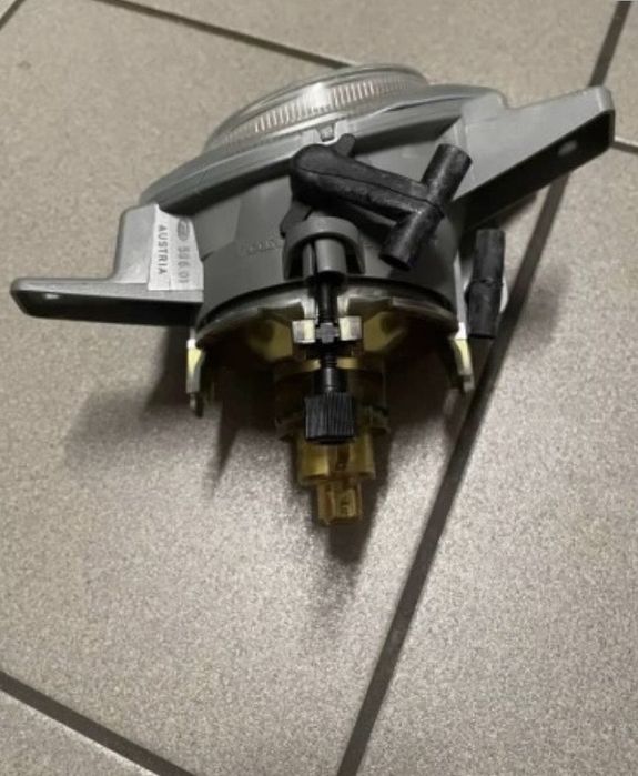 Lampa przeciwmgielna volvo xc70