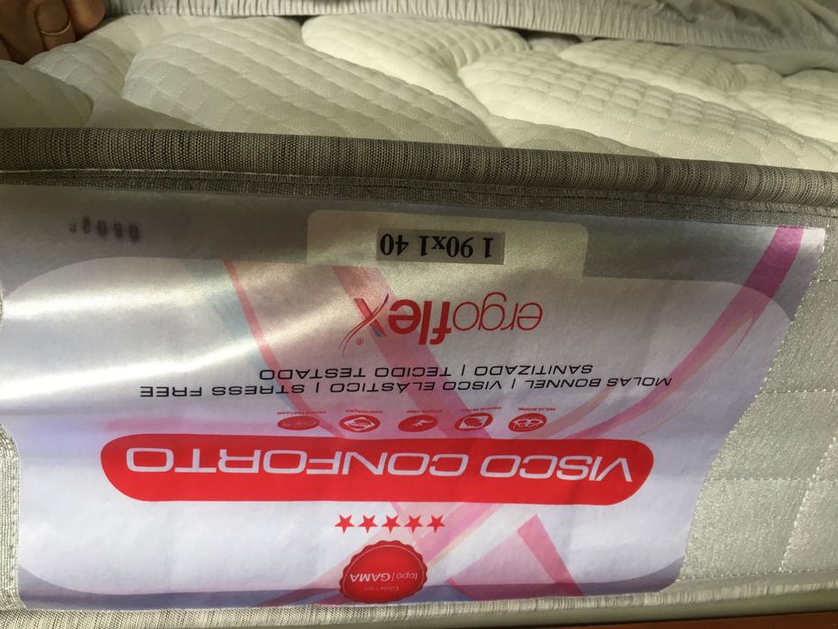 Colchão e estrado com pés - novo