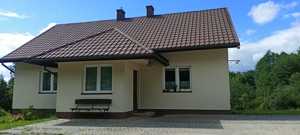 dom z działką w cichej i spokojnej okolicy idealny dla rodziny