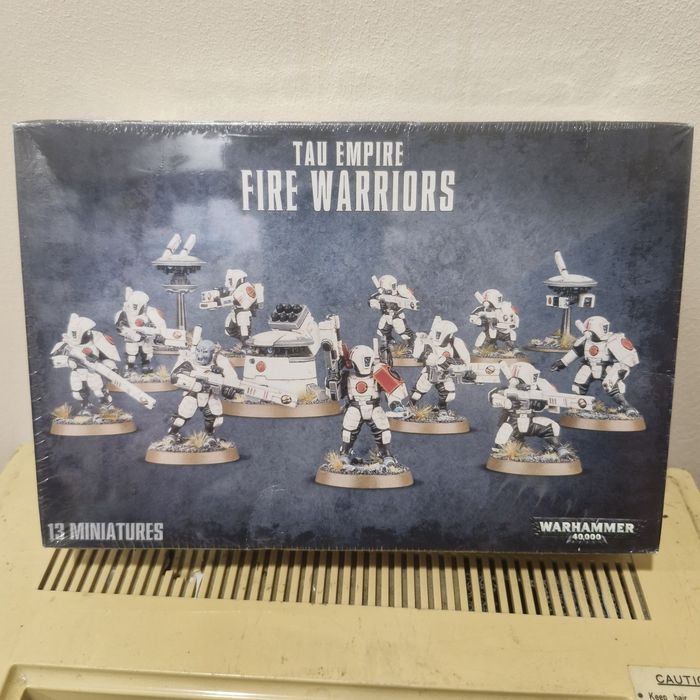 Warhammer 40,000: Tau Empire Fire Warriors nowy zafoliowany 13 figurek