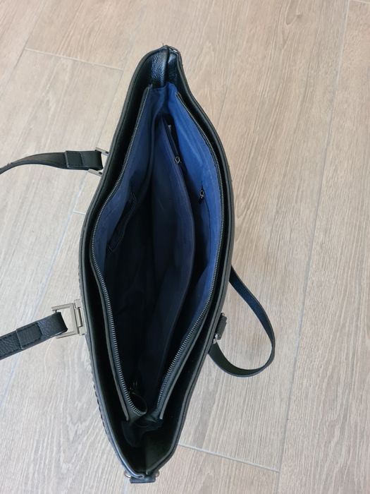 Mala senhora preta forrada tecido azul